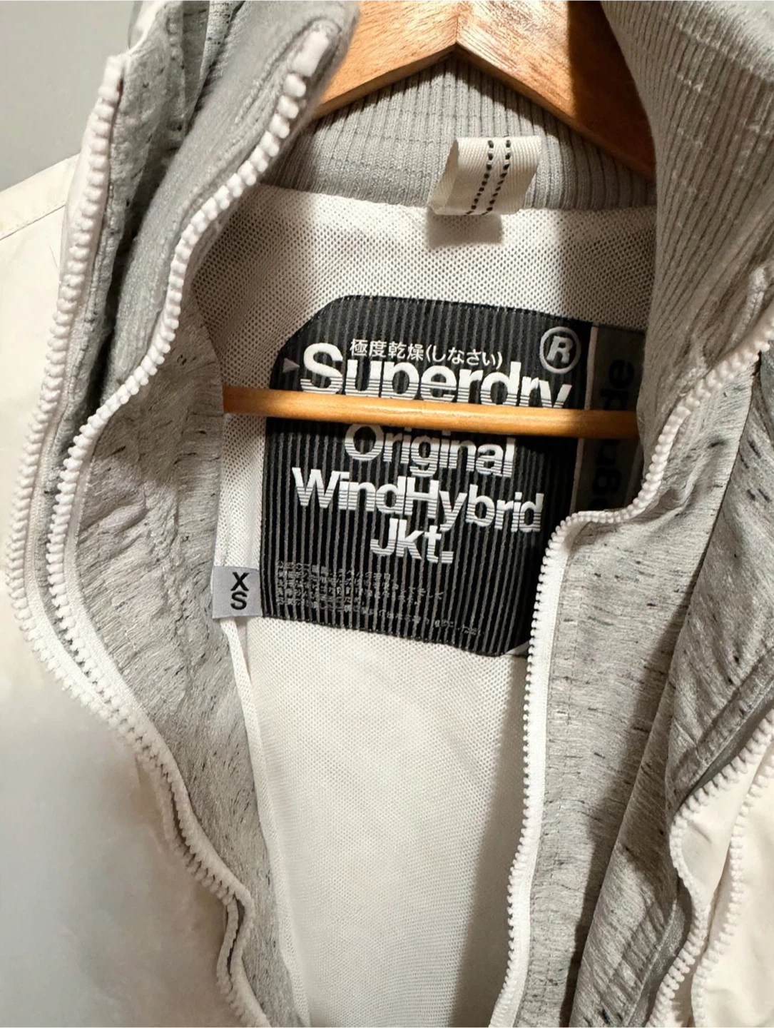 Brand new XS Superdry Original WindHybrid Jacket - photo 2