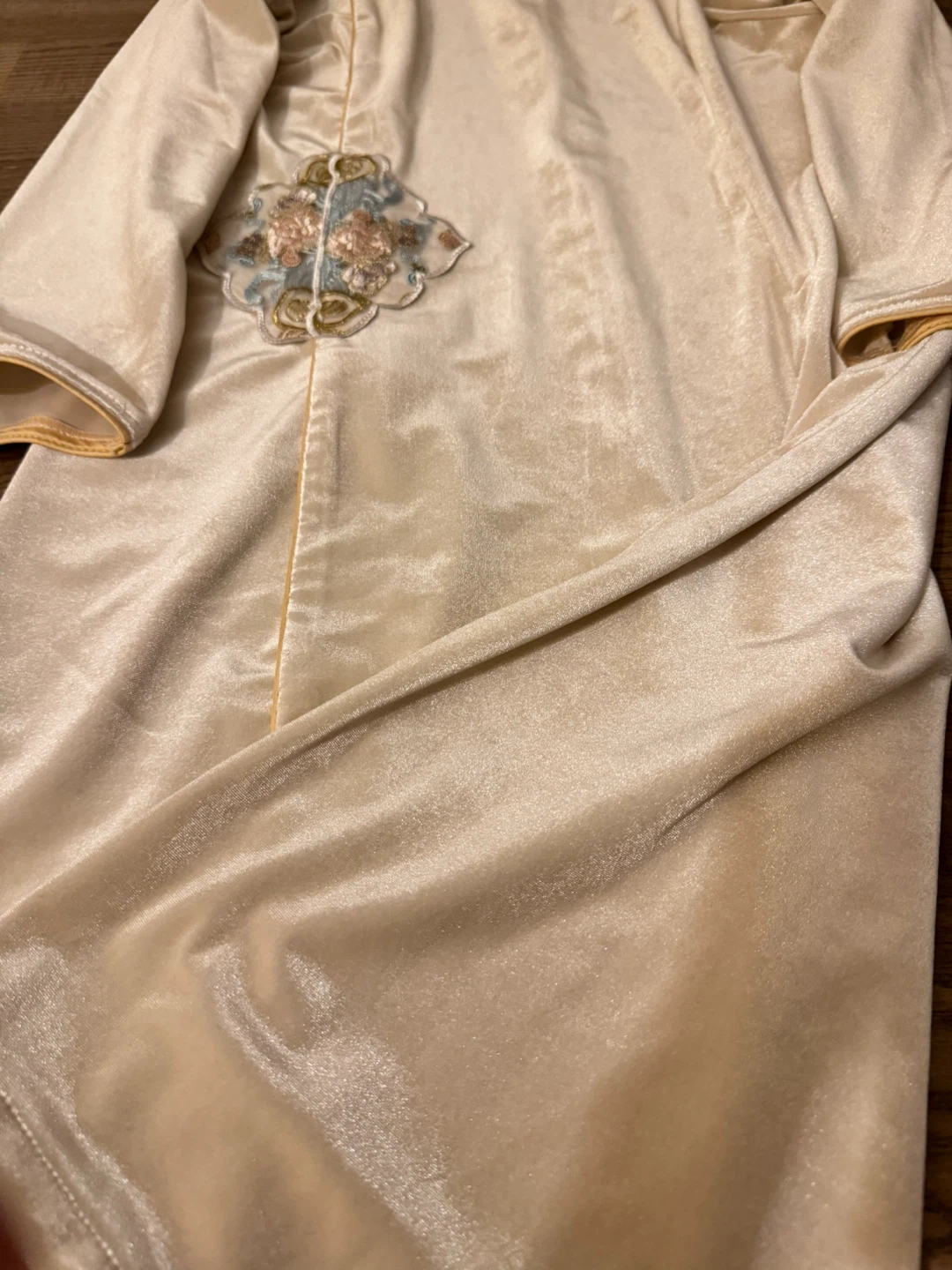 Cream velvet cheongsam dress - photo 4
