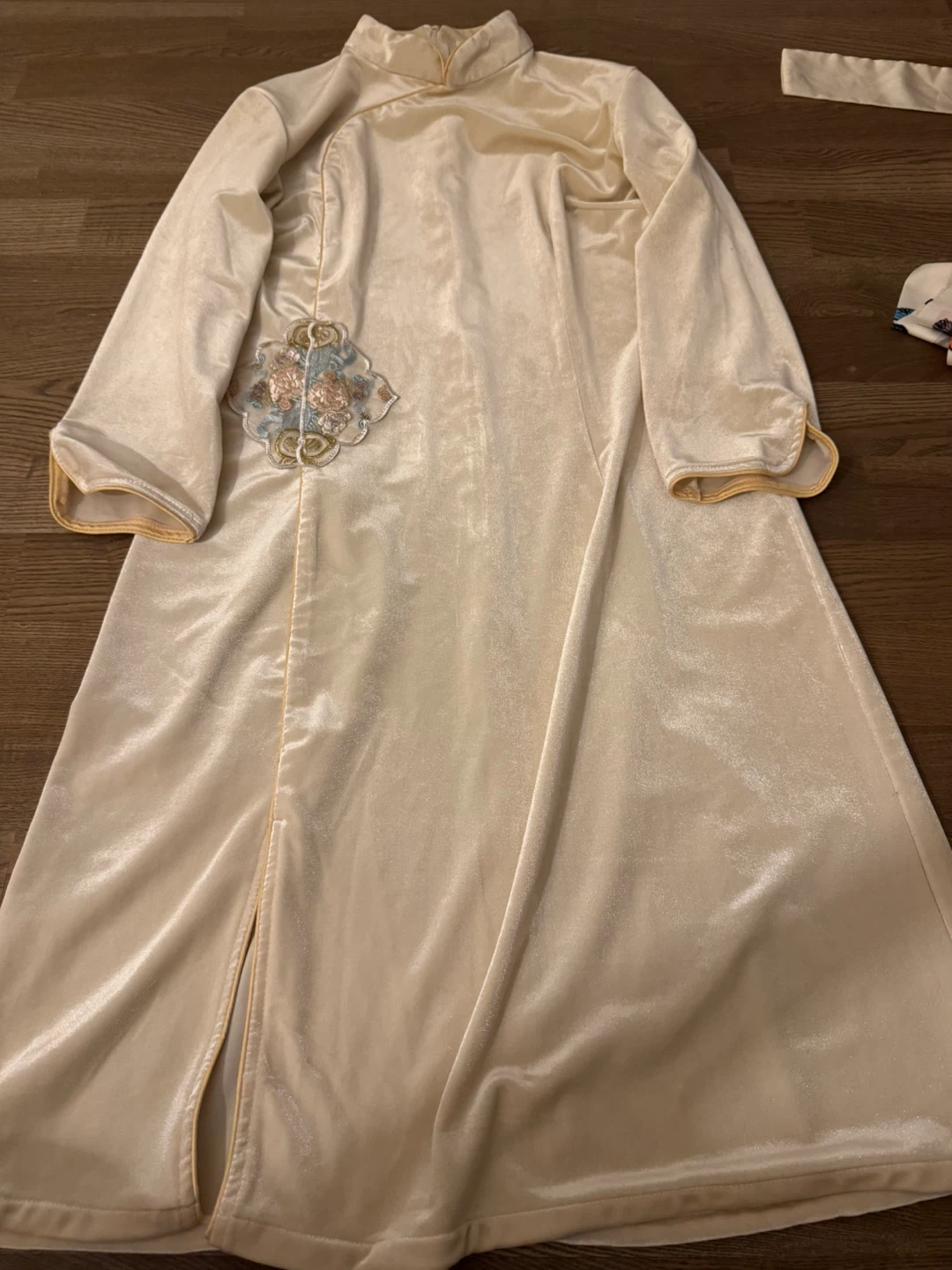 Cream velvet cheongsam dress - photo 5