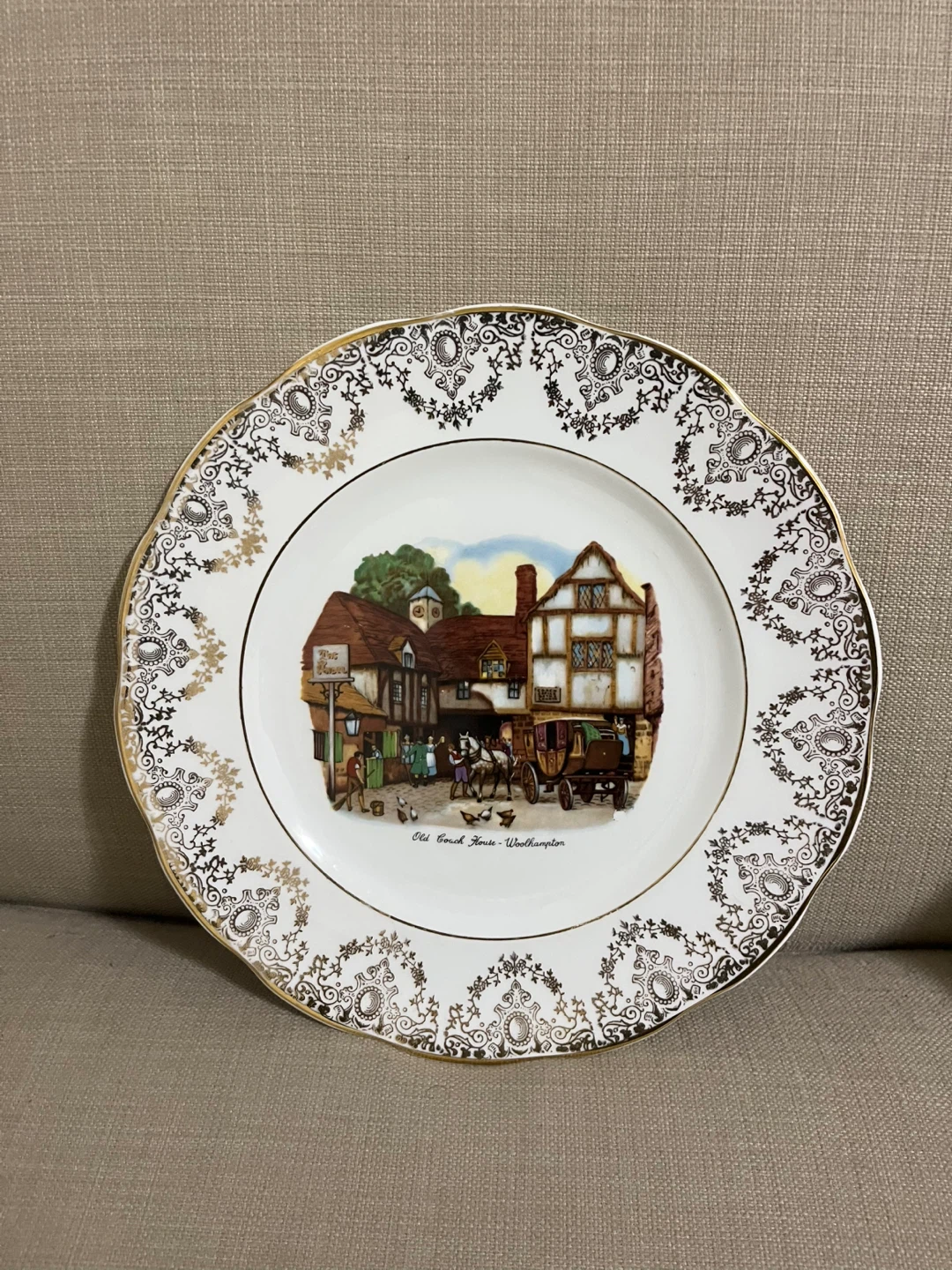 Old Coach House Woolhampton Decorative Plate - photo 2
