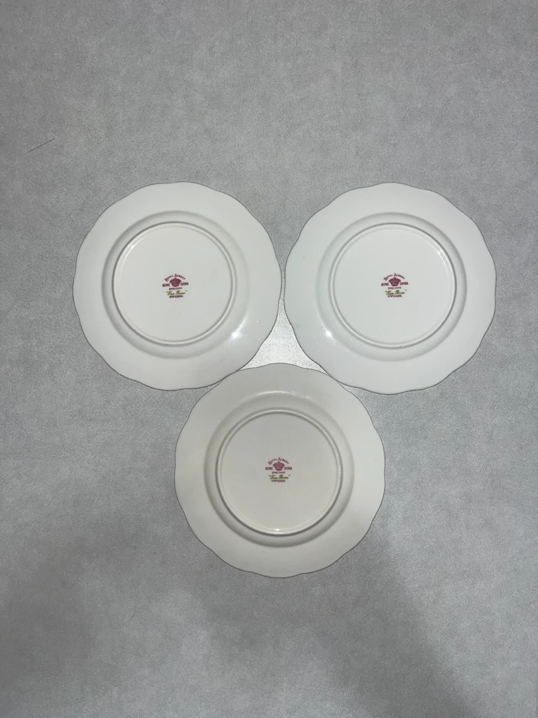 3 Royal Albert Tea Rose Bone China Plates - photo 2