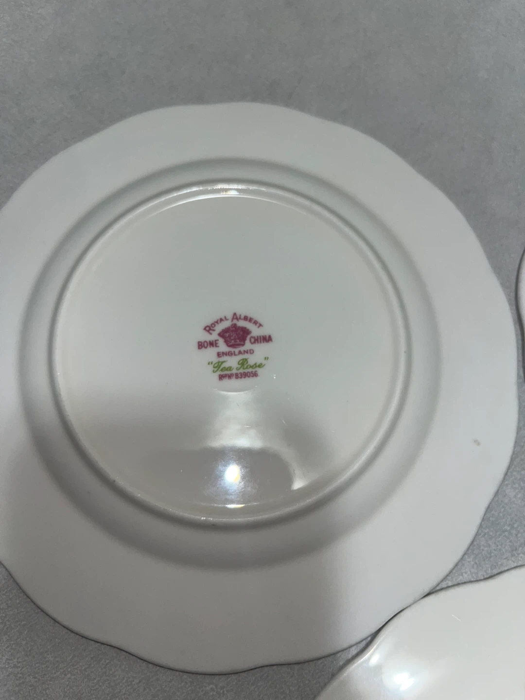 3 Royal Albert Tea Rose Bone China Plates - photo 3