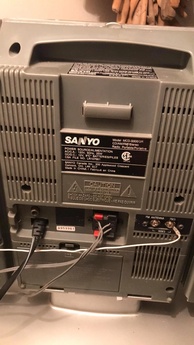 Sanyo MCD-S500GR Portable CD/AM/FM Stereo - photo 3