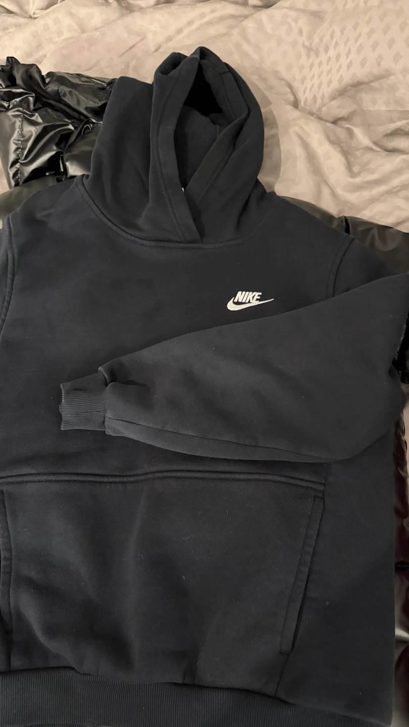 Black Nike Hoodie - photo 2