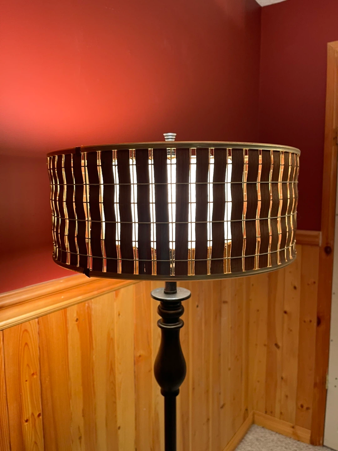 A beautiful floor lamp with fibre glass and wooden lamp shade - photo 3