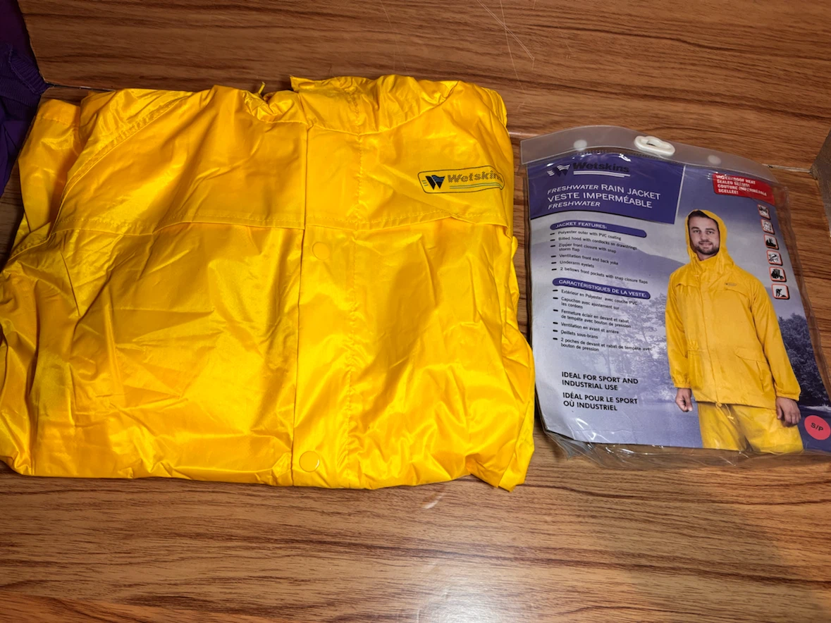 Brand New Wetskins Freshwater Rain Jacket szS