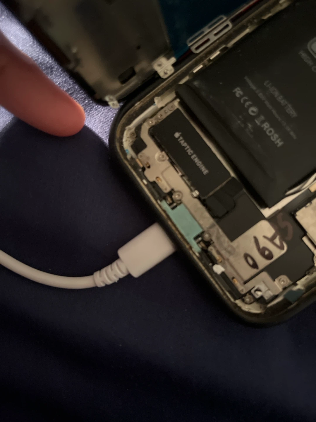 Broken Apple iPhone 11 (for parts) - photo 3