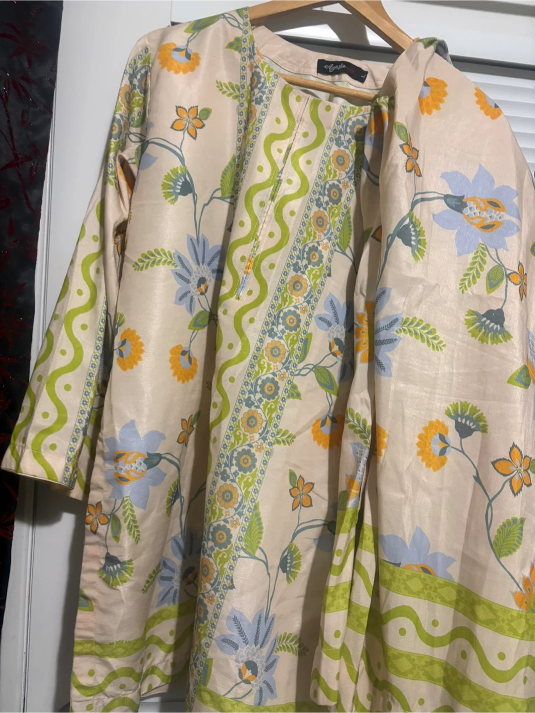 Ayesha Floral Print Kurti - Size L - photo 2
