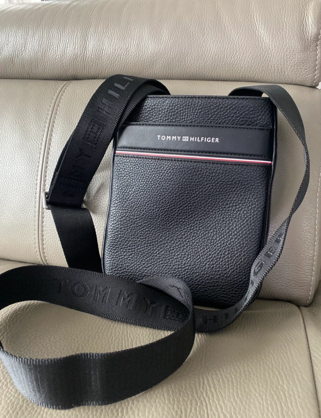 HILFIGER TH BUSINESS CORPORATE CROSSBODY BAG