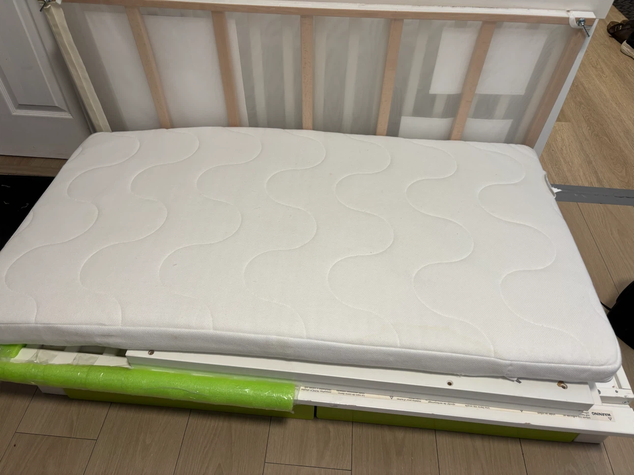 IKEA Gulliver Crib with Mattress-very good condition
