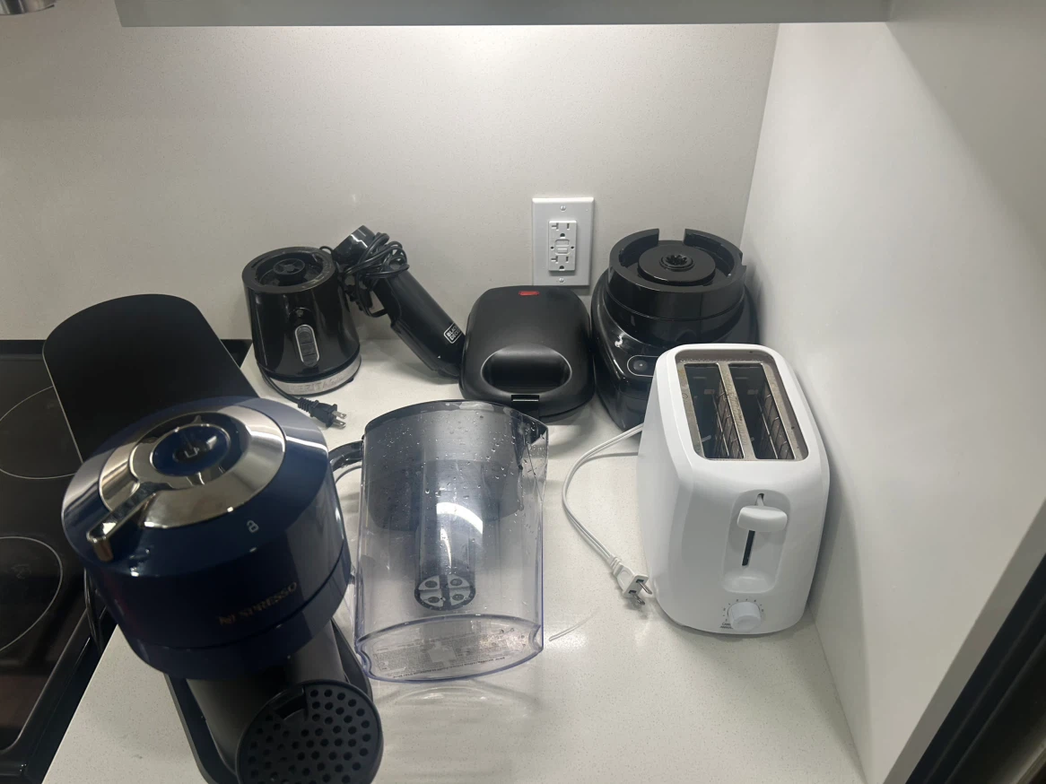 Assorted Small Kitchen Appliances