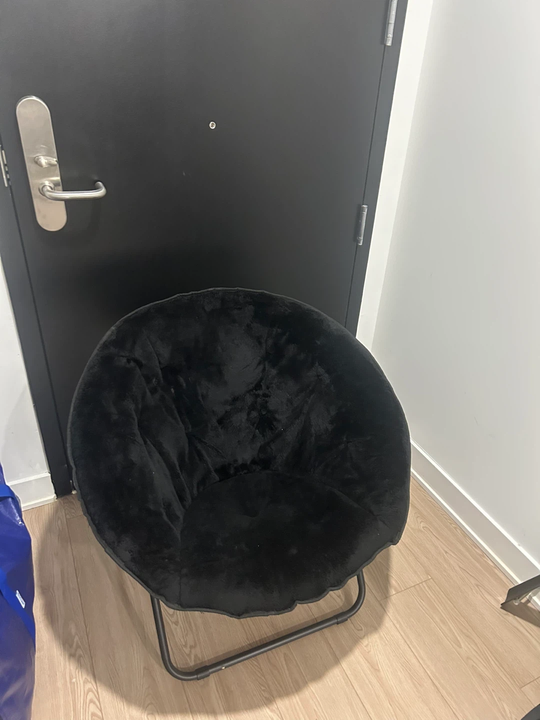 Black Folding Saucer Chair - photo 2