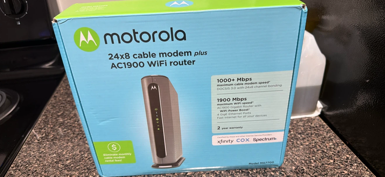Motorola MG7700 Cable Modem plus AC1900 WiFi Router - photo 3