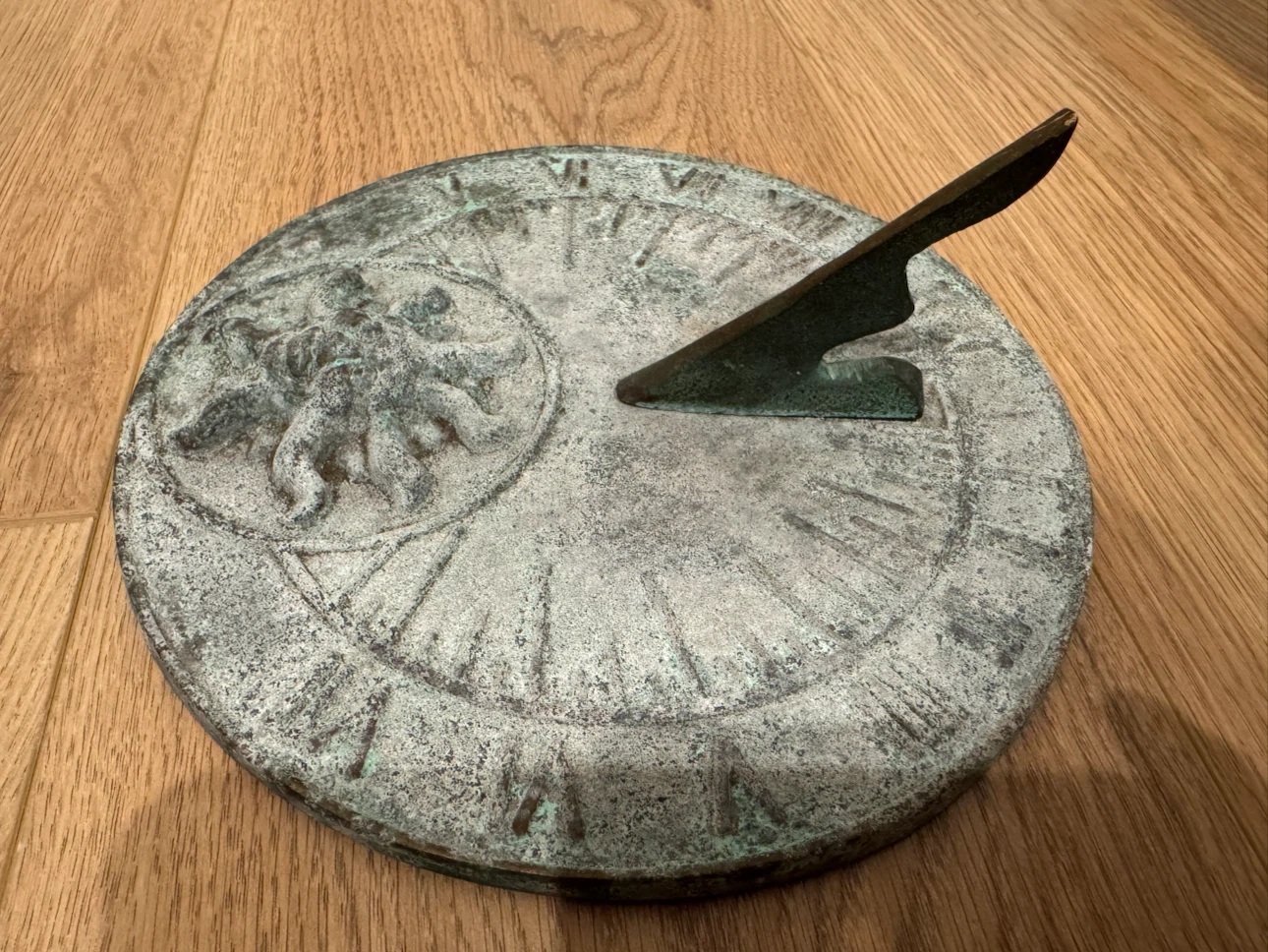 Vintage Brass Sundial with Natural Patina - photo 3