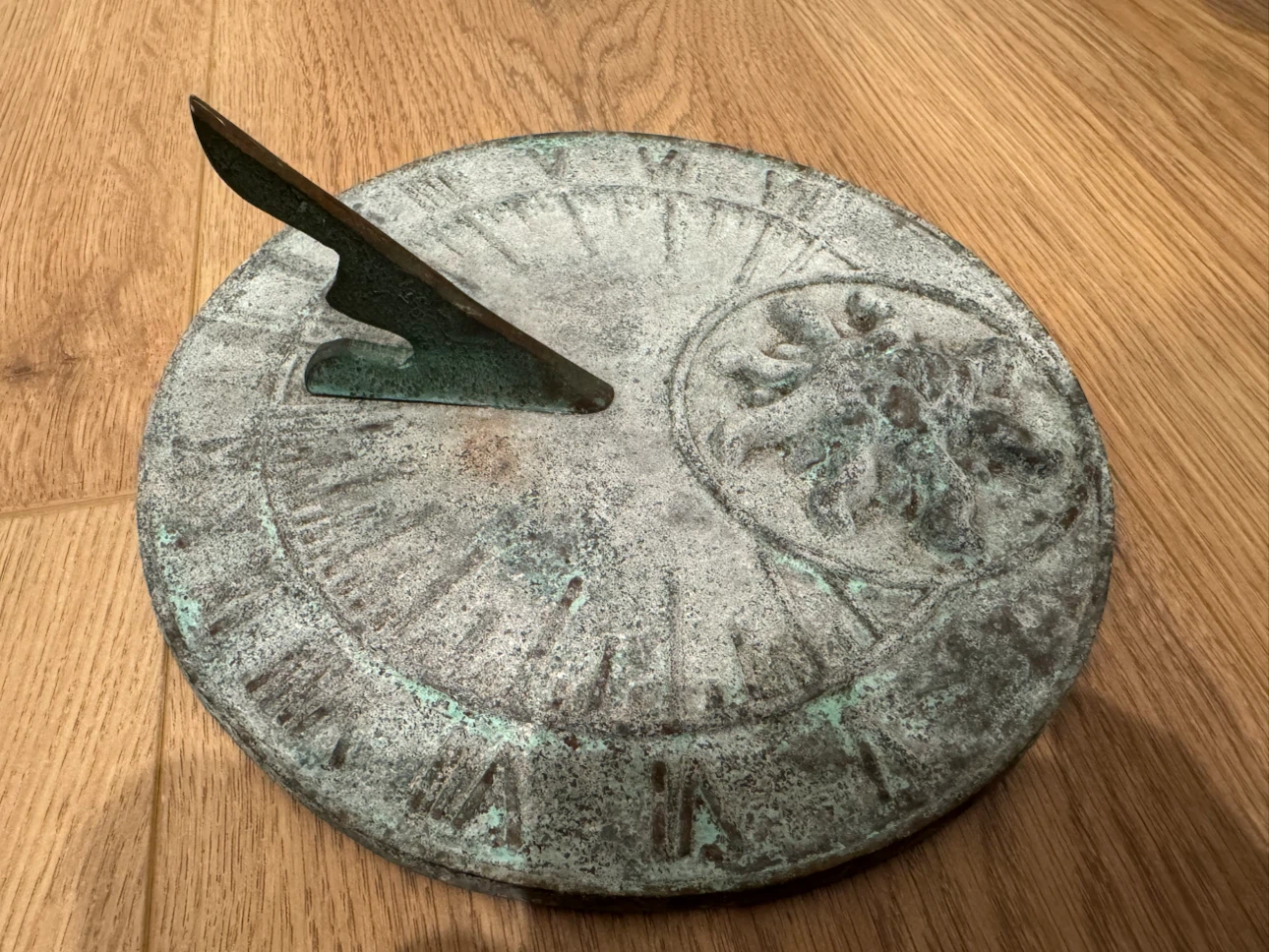 Vintage Brass Sundial with Natural Patina - photo 4
