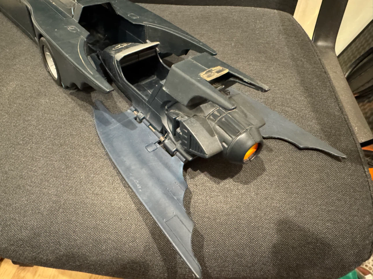VINTAGE KENNER BATMAN BATMOBILE COMPLETE WITH PURSUIT JET - photo 5