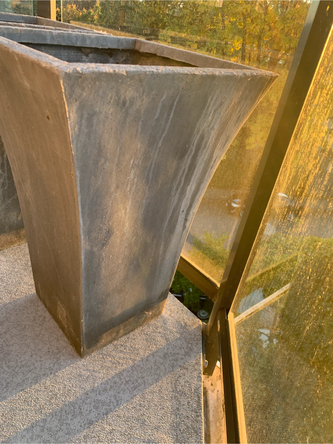 Set of 2 Tall Square Planters - photo 3