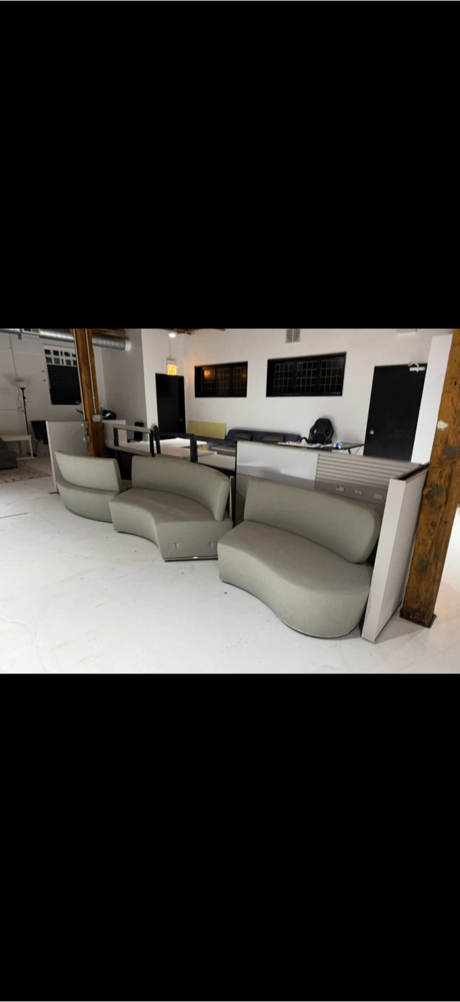 Curved Modular Office Seating