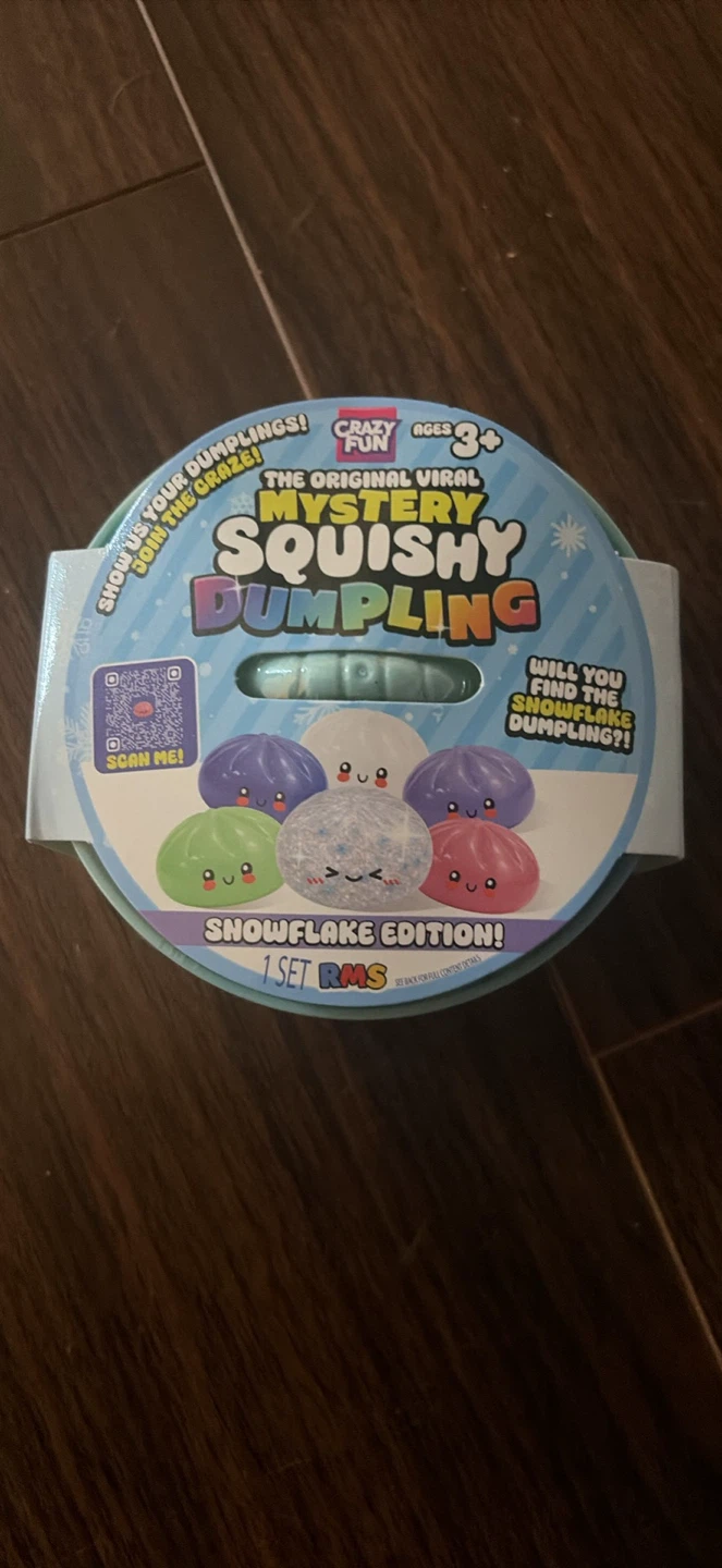 Crazy Fun Mystery Squishy Dumpling Snowflake Edition