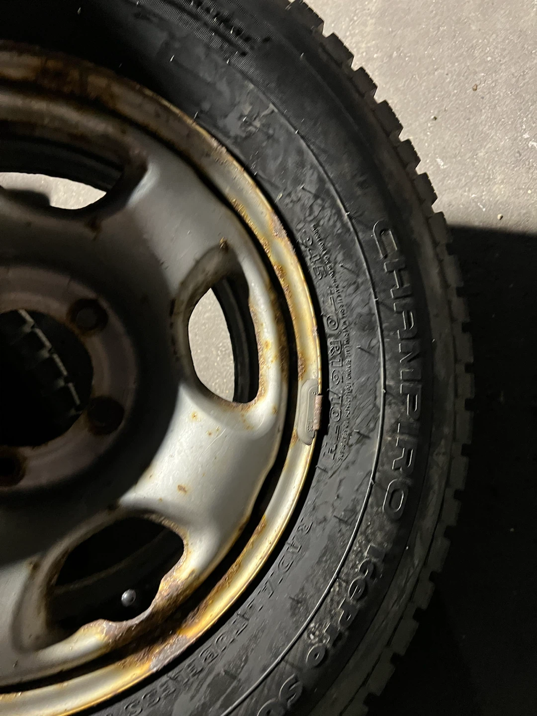 Set of 4 GT Radial Champiro Winter Tires on Rims - photo 4