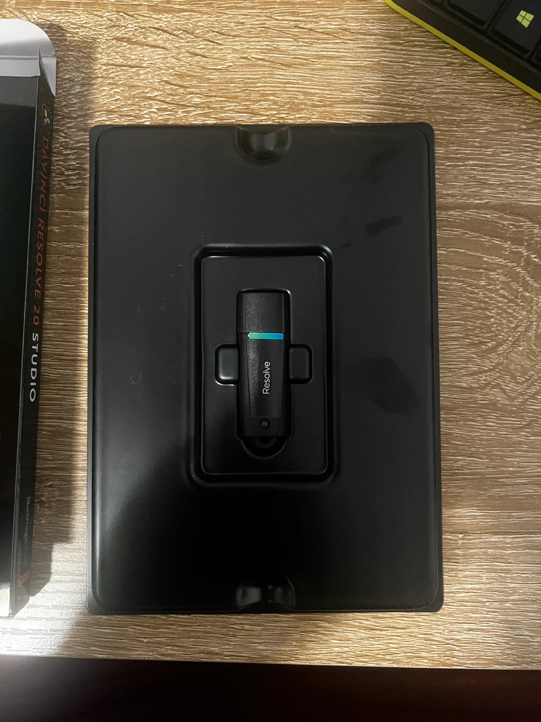 Blackmagic Design DaVinci Resolve 20 Studio Dongle - photo 2