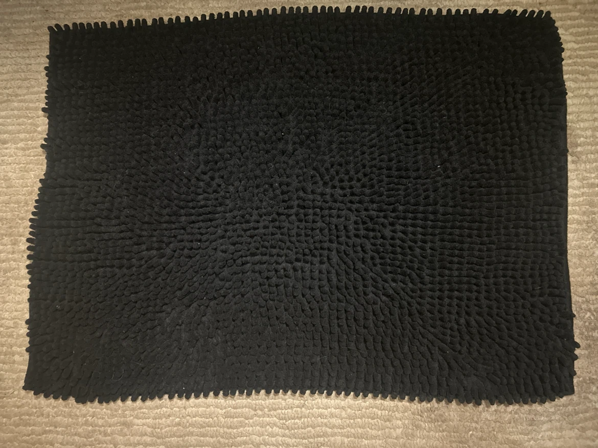 Black Shaggy Bath Mat - photo 2