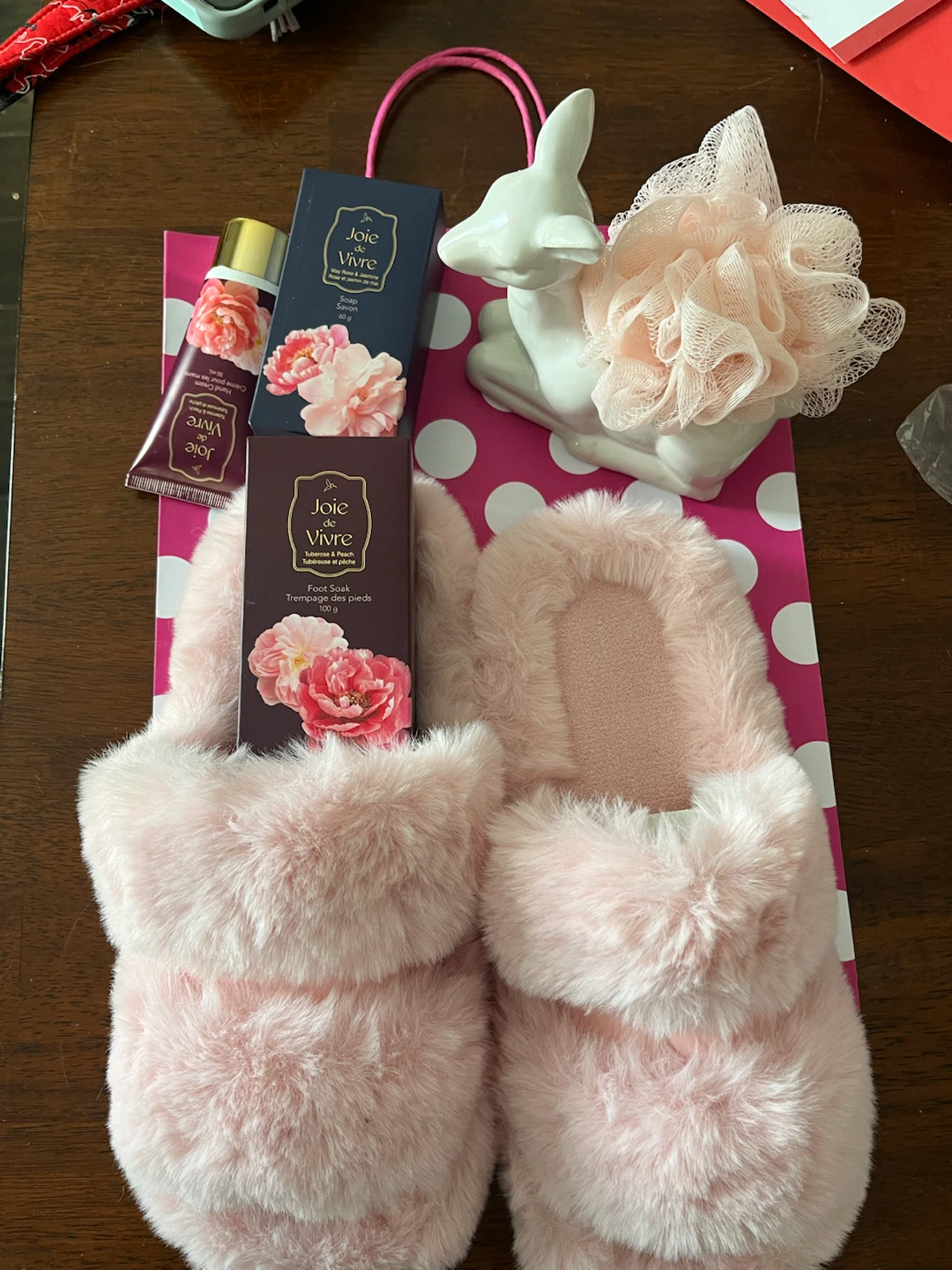 Brand new gift set w/slippers - photo 4