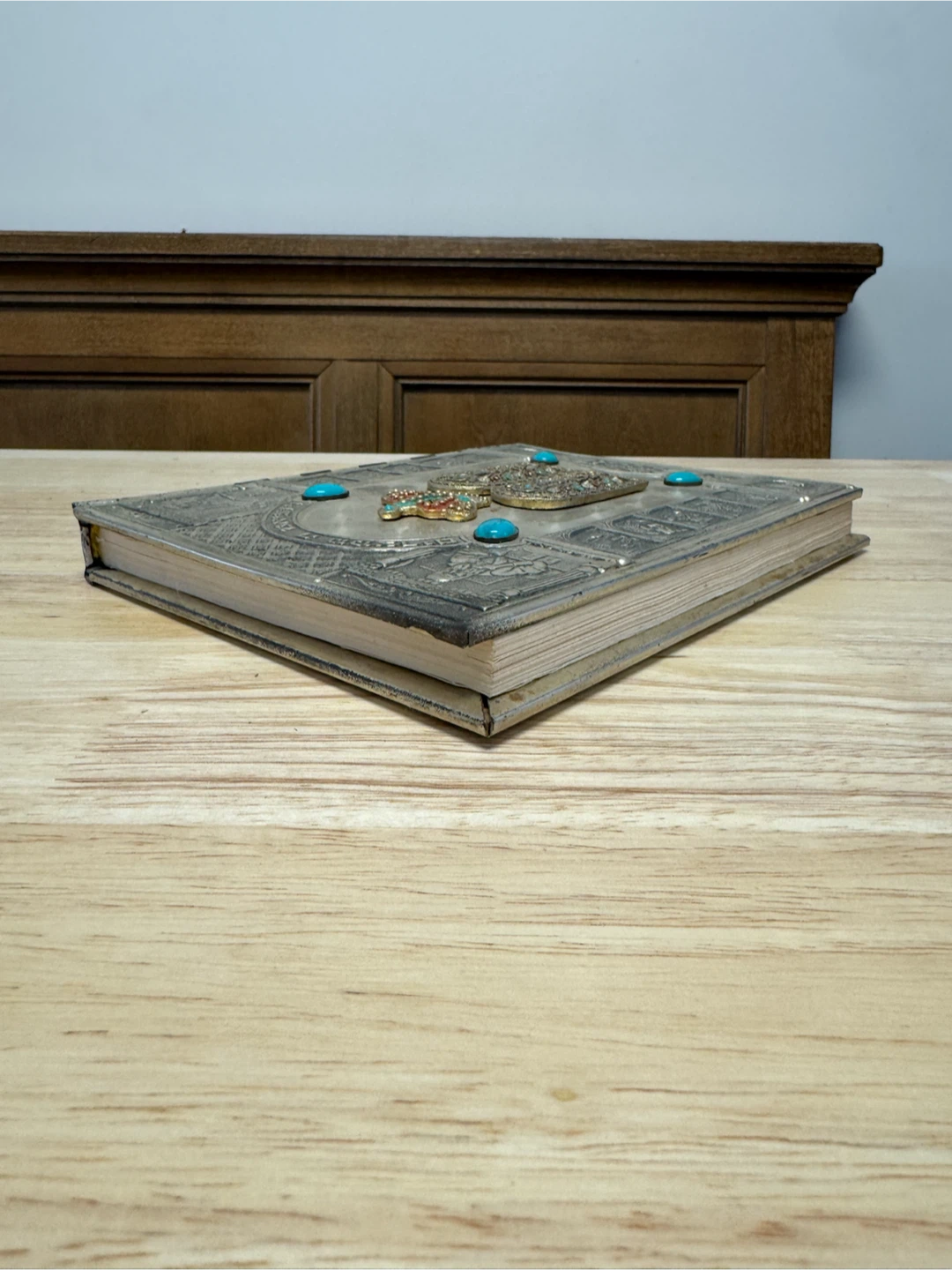 Passover Haggadah with Ornate Metal Cover - photo 3