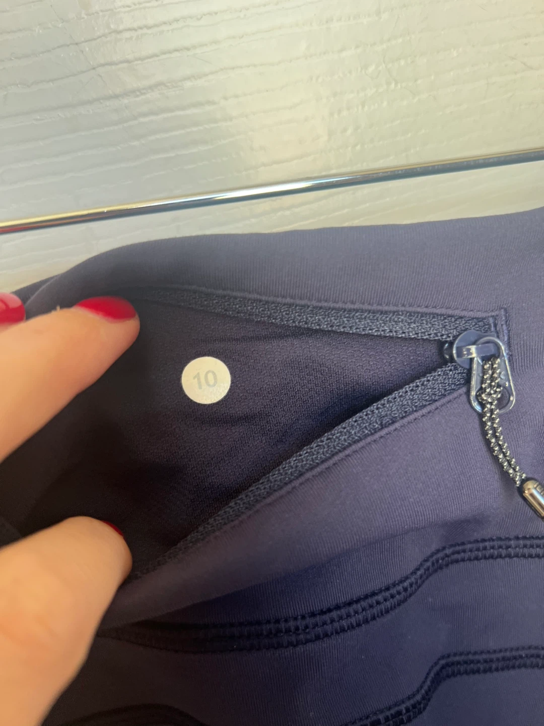 Full length lulu leggings with pockets size 10 - photo 3