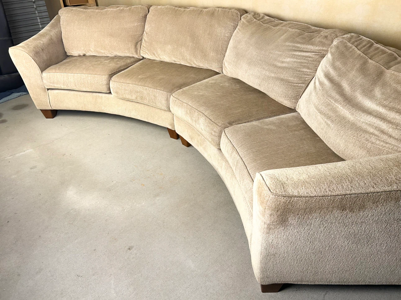 DELIVERY AVAILABLE! CURVED 2PC. SECTIONAL SOFA FOR $400! - photo 2