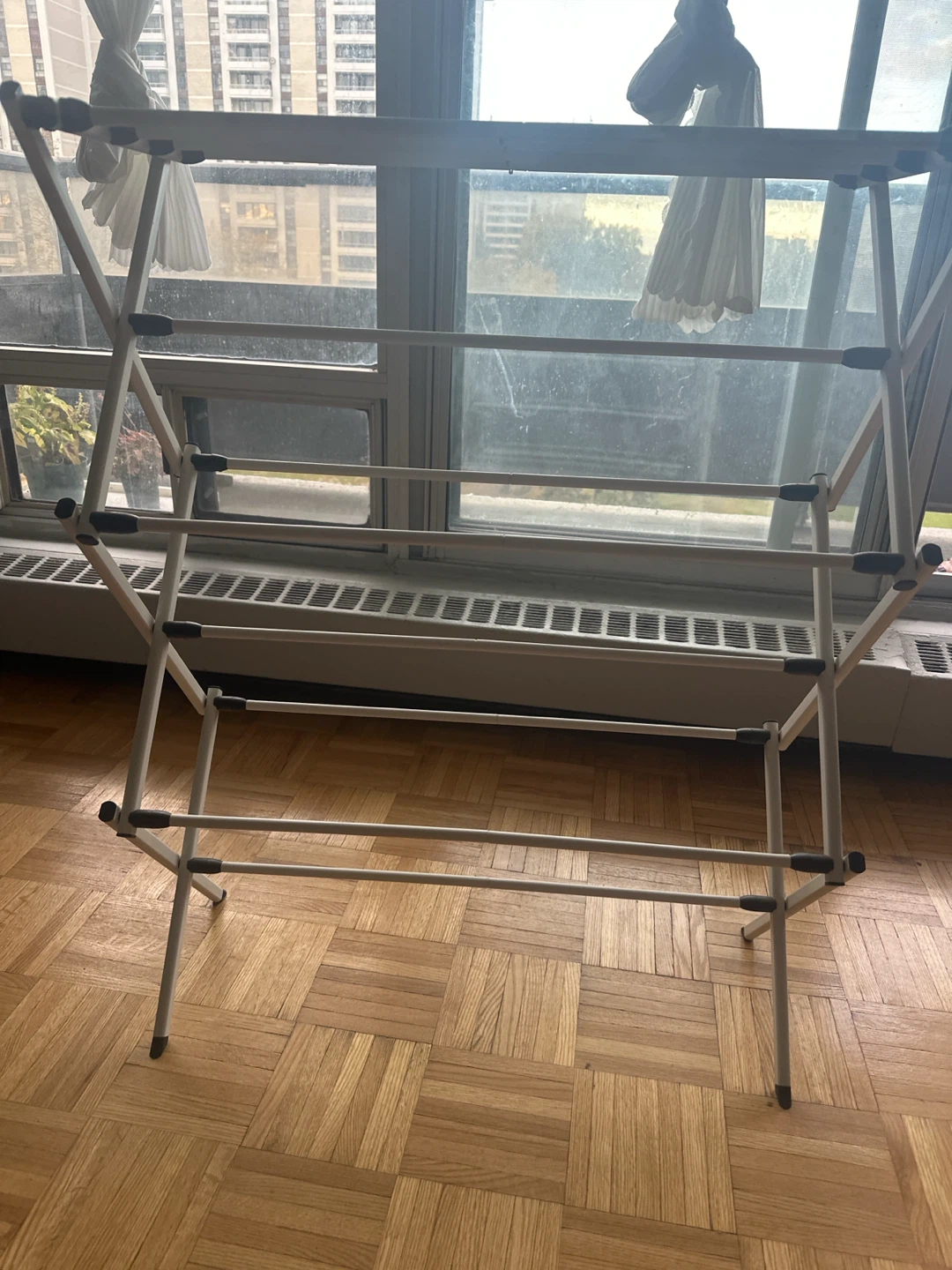 Collapsible White Laundry Drying Rack - photo 2