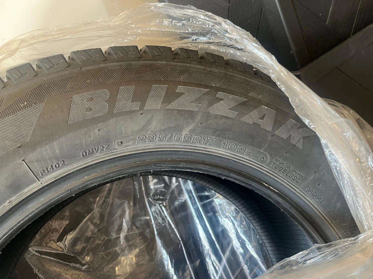Set of 4 Bridgestone Blizzak DMV22 Tires 235/65R17