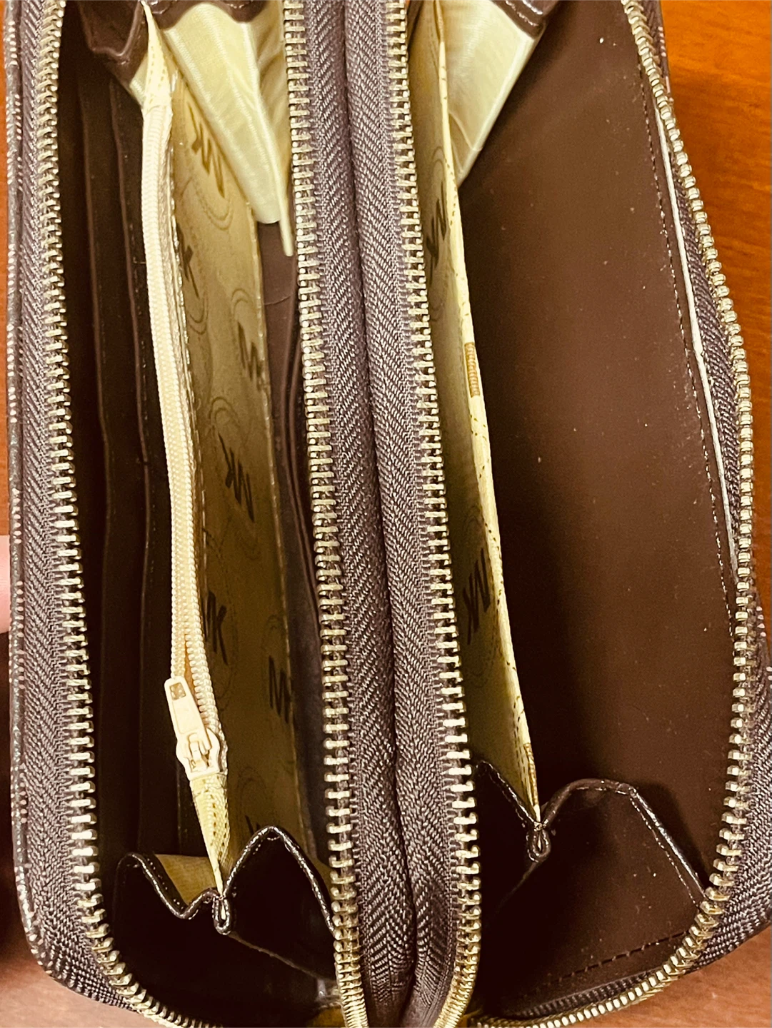 Michael Kors Double Zip Wallet - photo 4