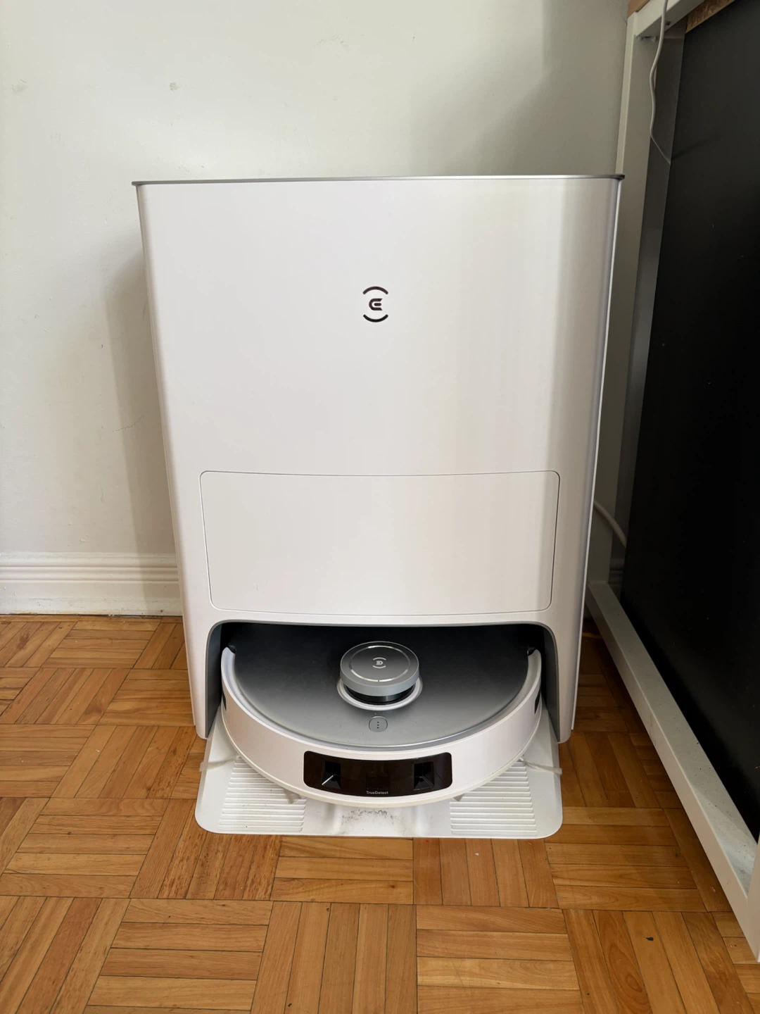Ecovacs Deebot Robot Vacuum and Mop Station