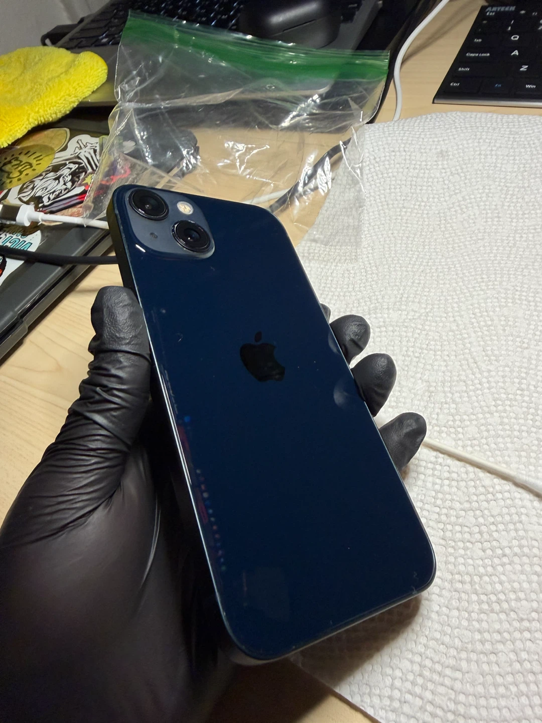 Unlocked iPhone 13 - 128gb- Midnight Blue - photo 2
