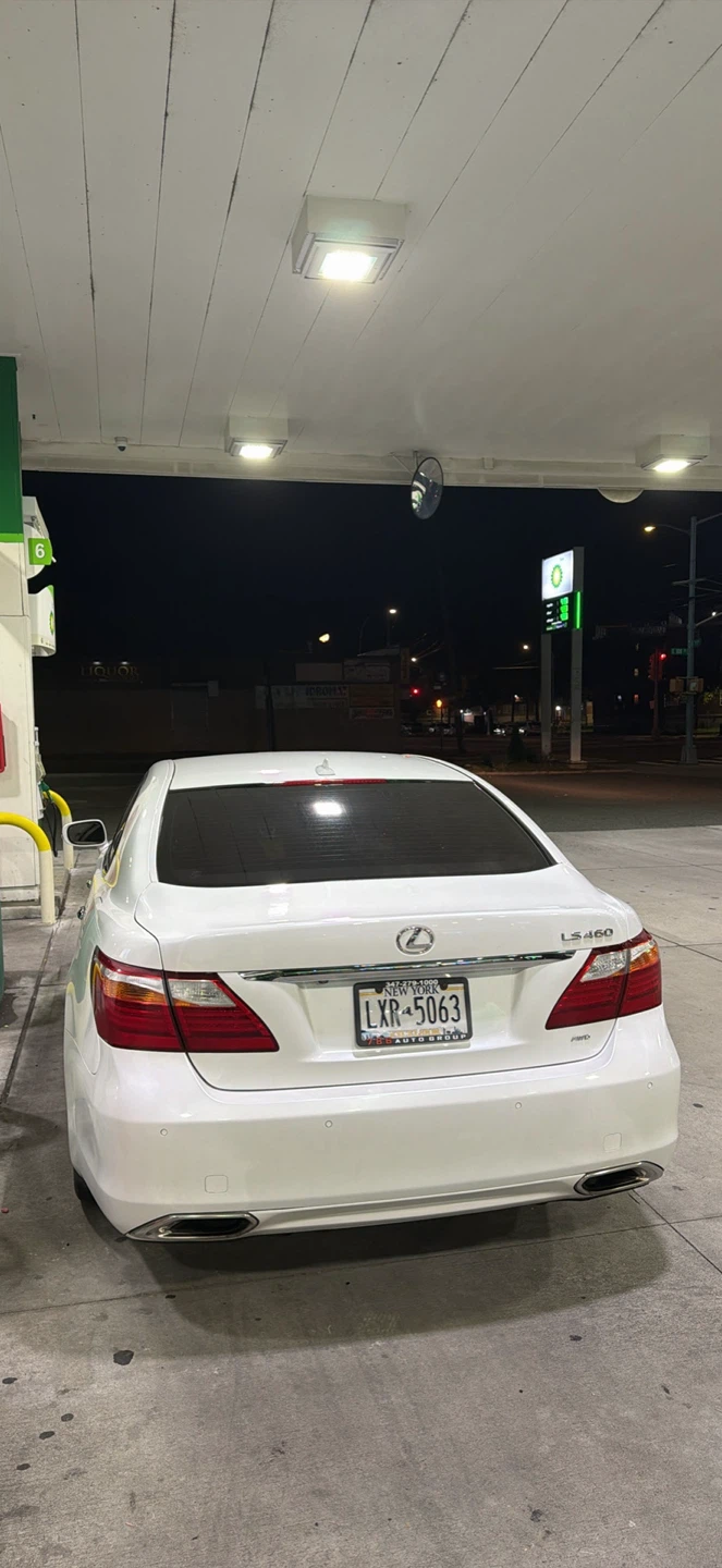 Lexus LS 460 Sedan - photo 4