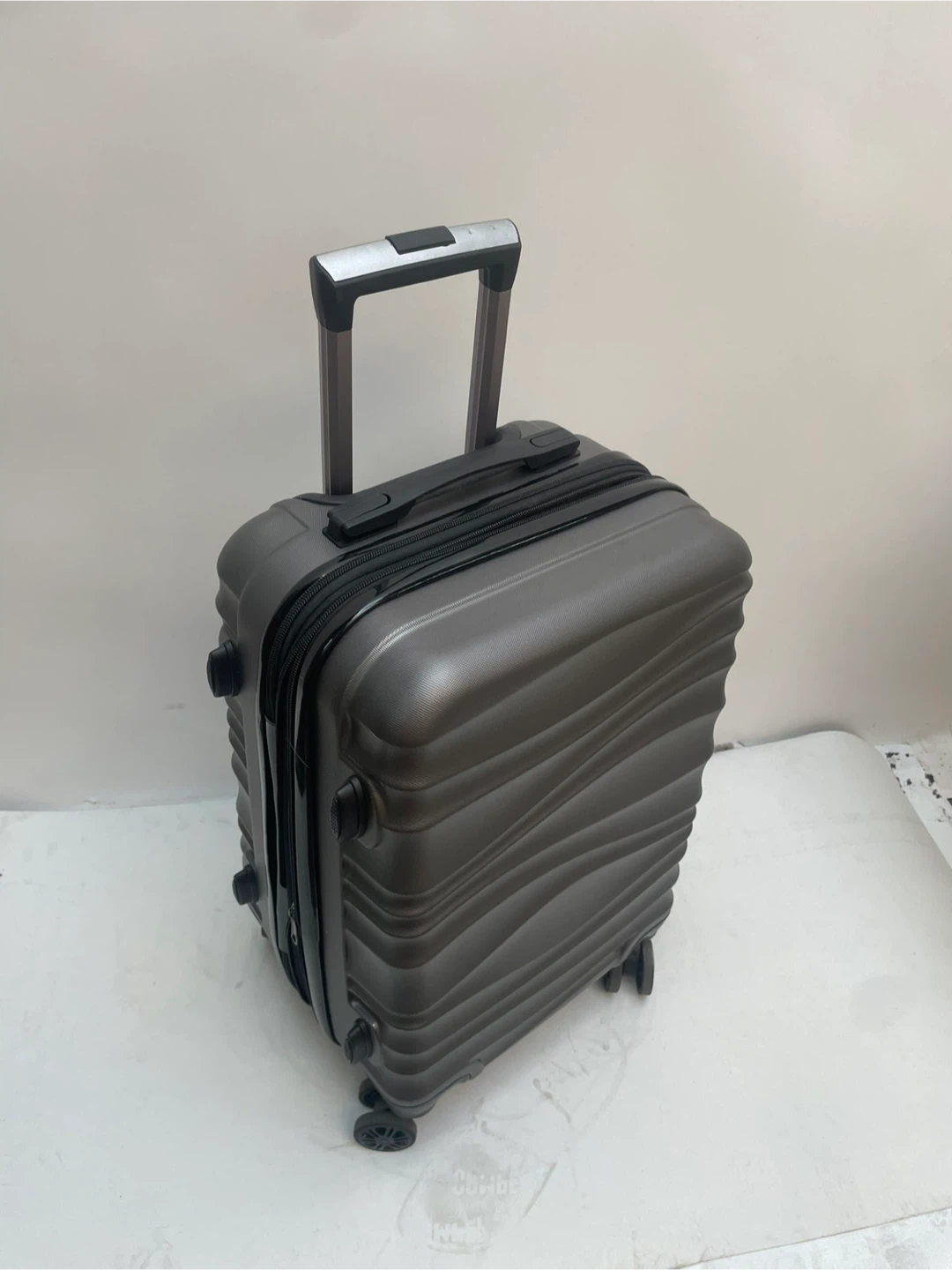Carry on Gray Hardshell Spinner Suitcase