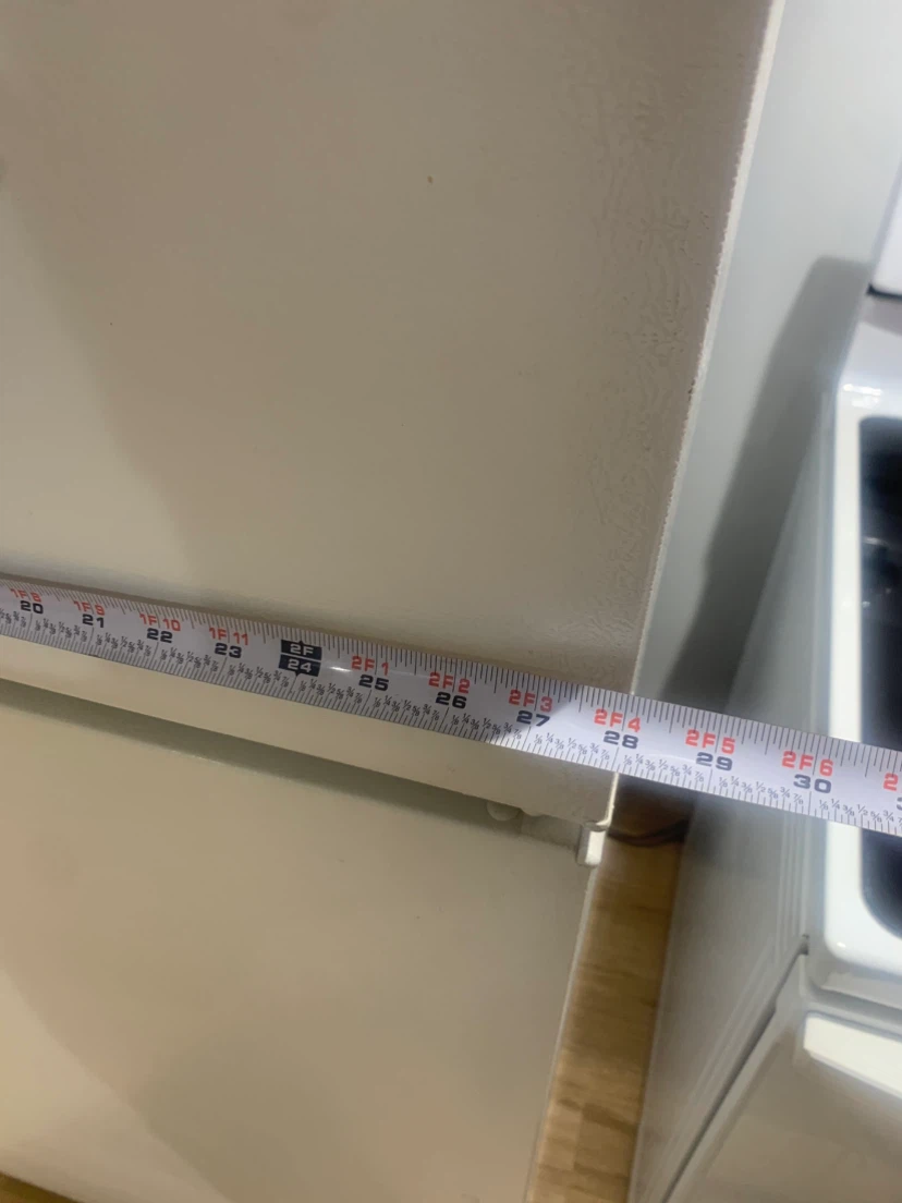 GE White Top-Freezer Refrigerator - photo 3