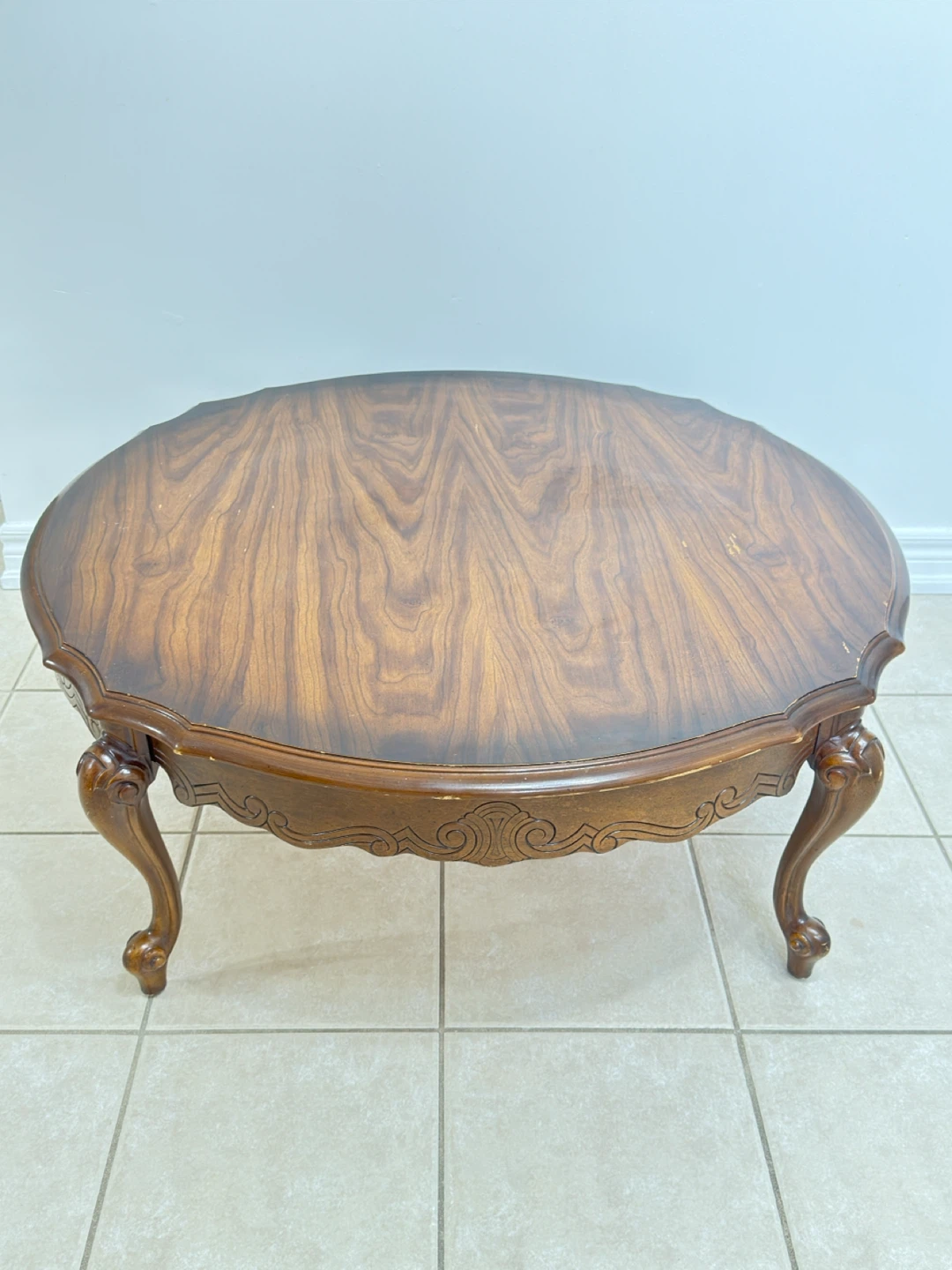 Vintage French Provincial round coffee table - photo 3