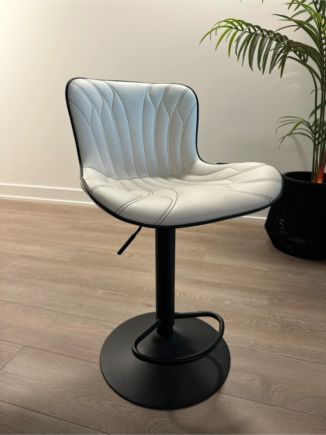 Bar stool