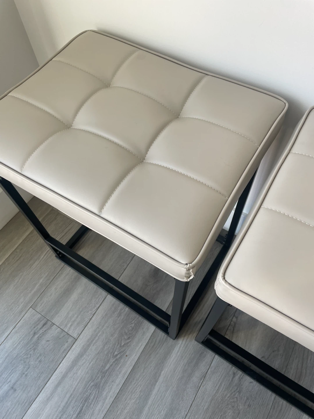 3 Bar Stools - photo 2