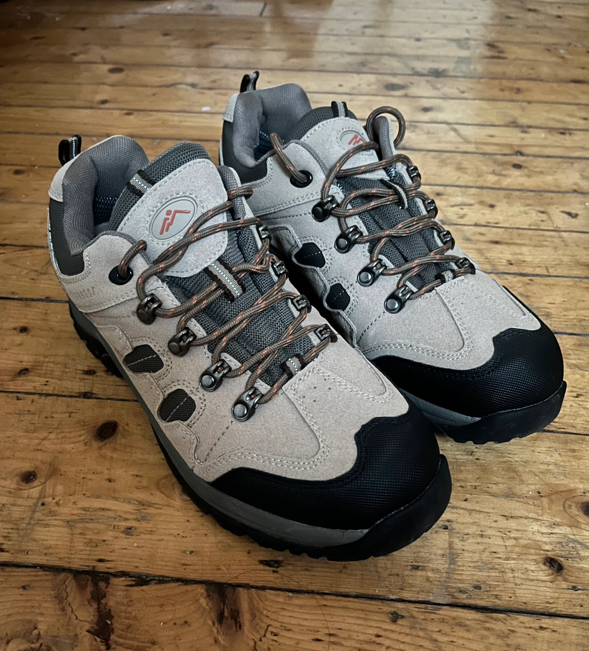 Men’s Hiking Shoes - Size 9