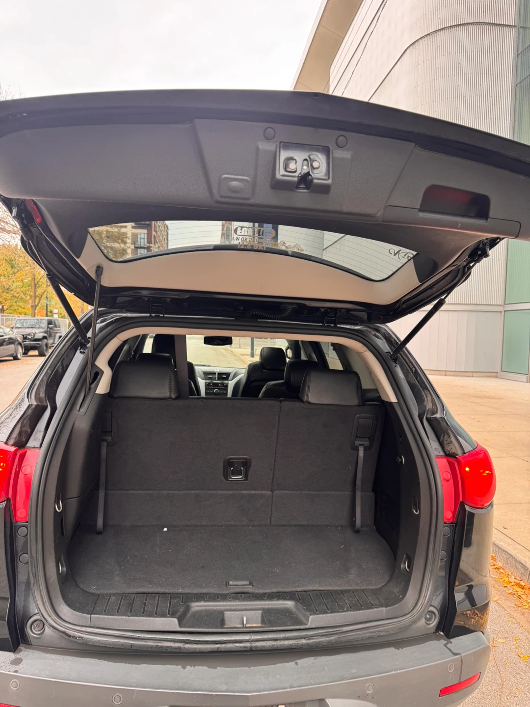 2010 Chevrolet Traverse LT W/2LT 155k - photo 5