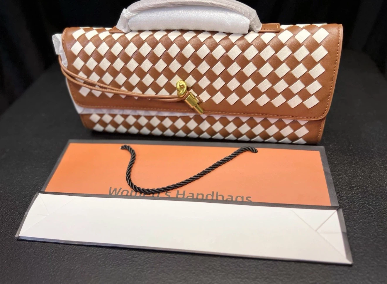 Woven Pattern Clutch with Detachable Strap - photo 4