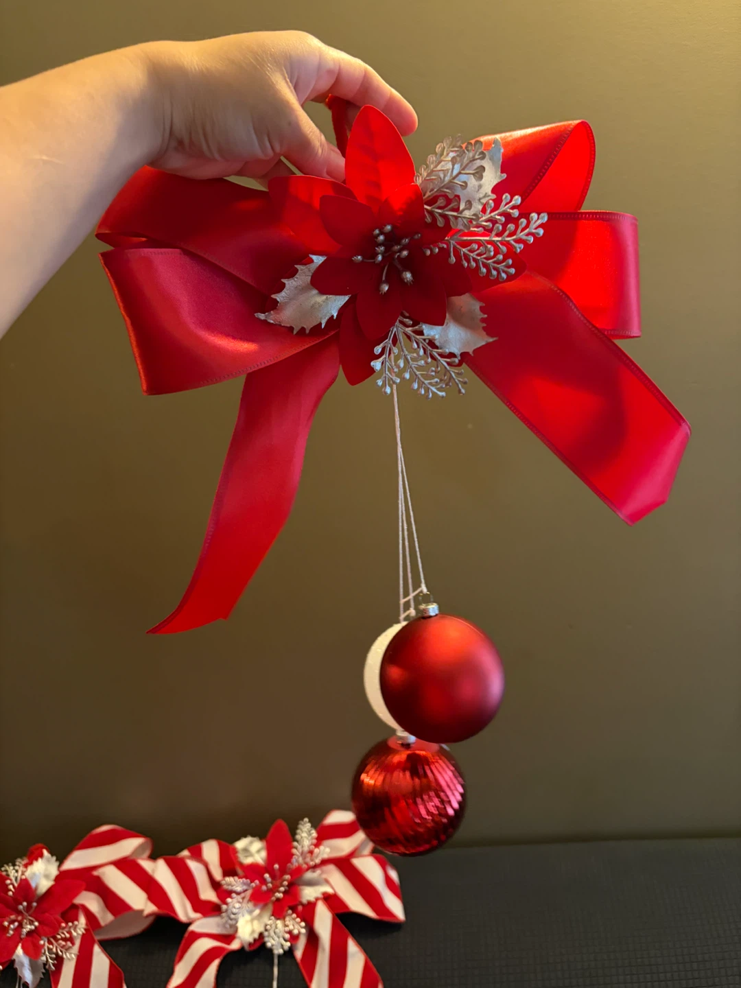 8 Decorative Christmas Bows with Ornaments - photo 3