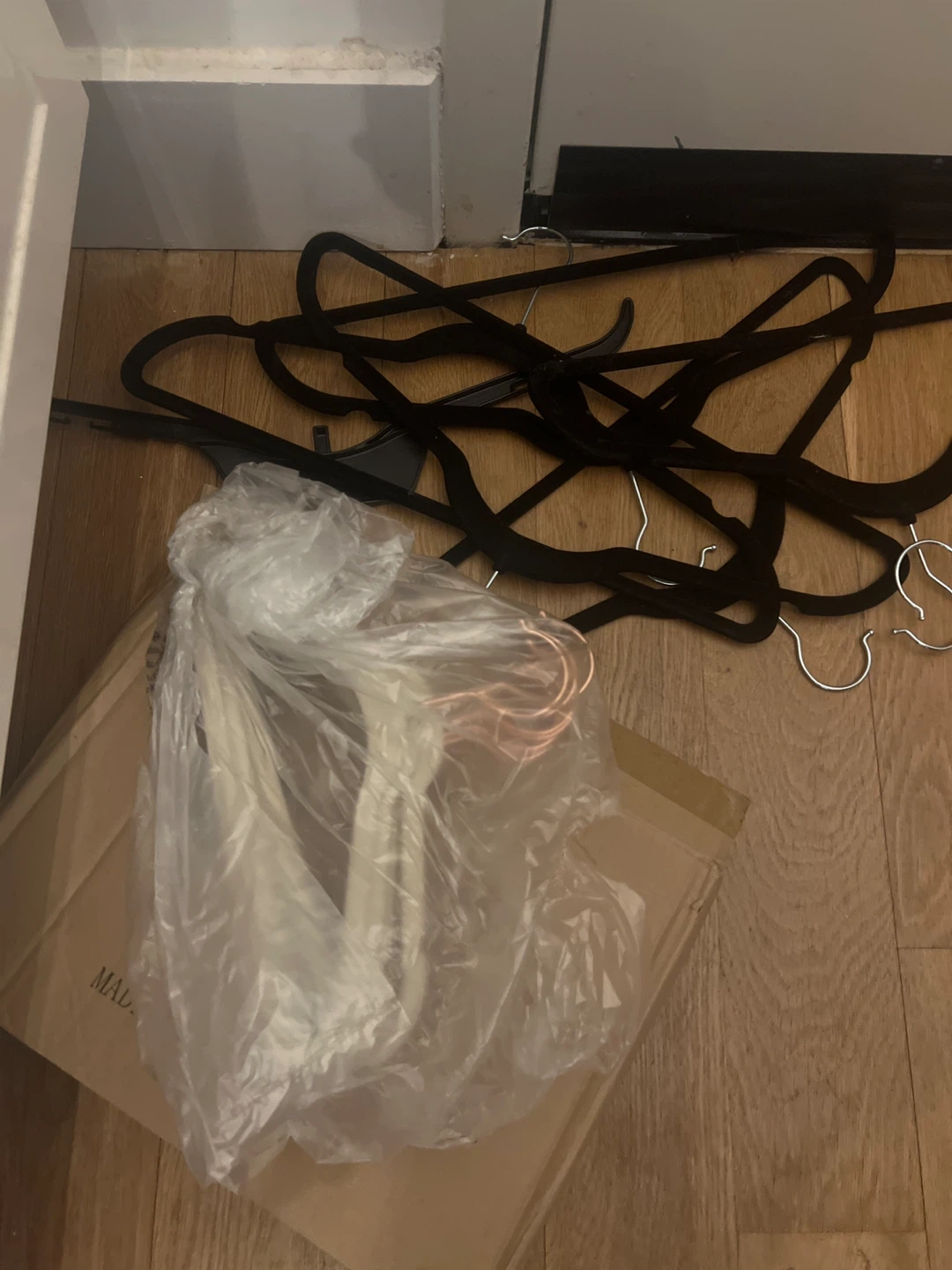 20+ Velvet and Wire Clothes Hangers