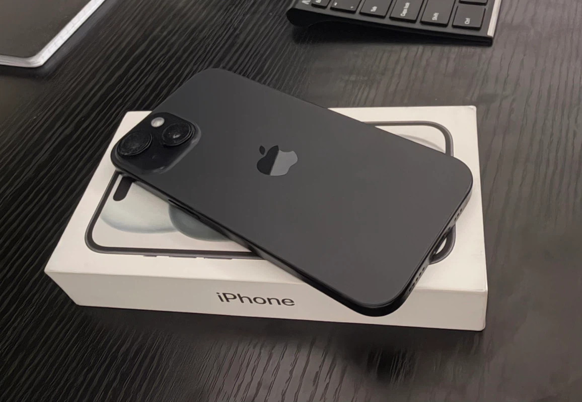 iPhone 15 128 GB - 100% Battery Health