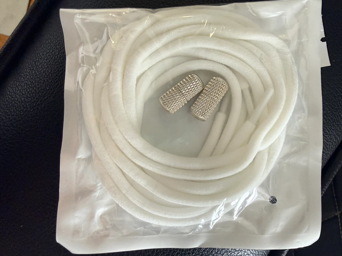 White No-Tie Shoelaces with Metal Clasps, brand new - photo 3