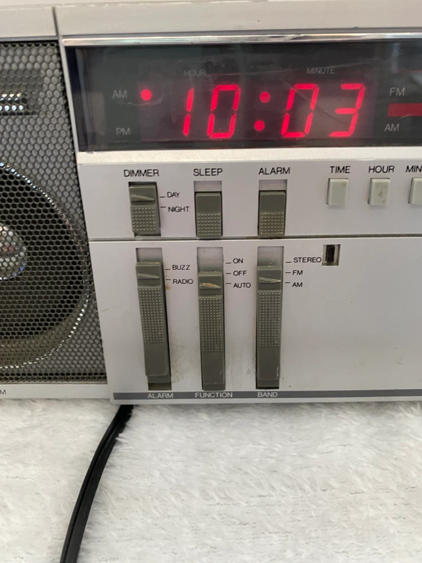 Prosonic AM/FM Stereo Receiver and Electronic Clock - photo 2