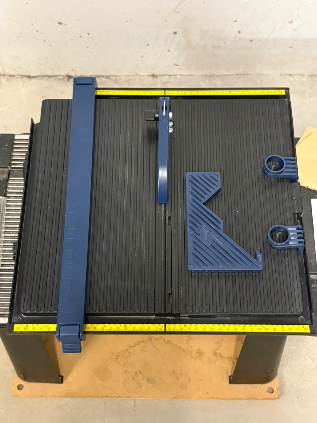 Mastercraft Wet Tile 4 1/2-in Saw - scie à carrelage humide - photo 4